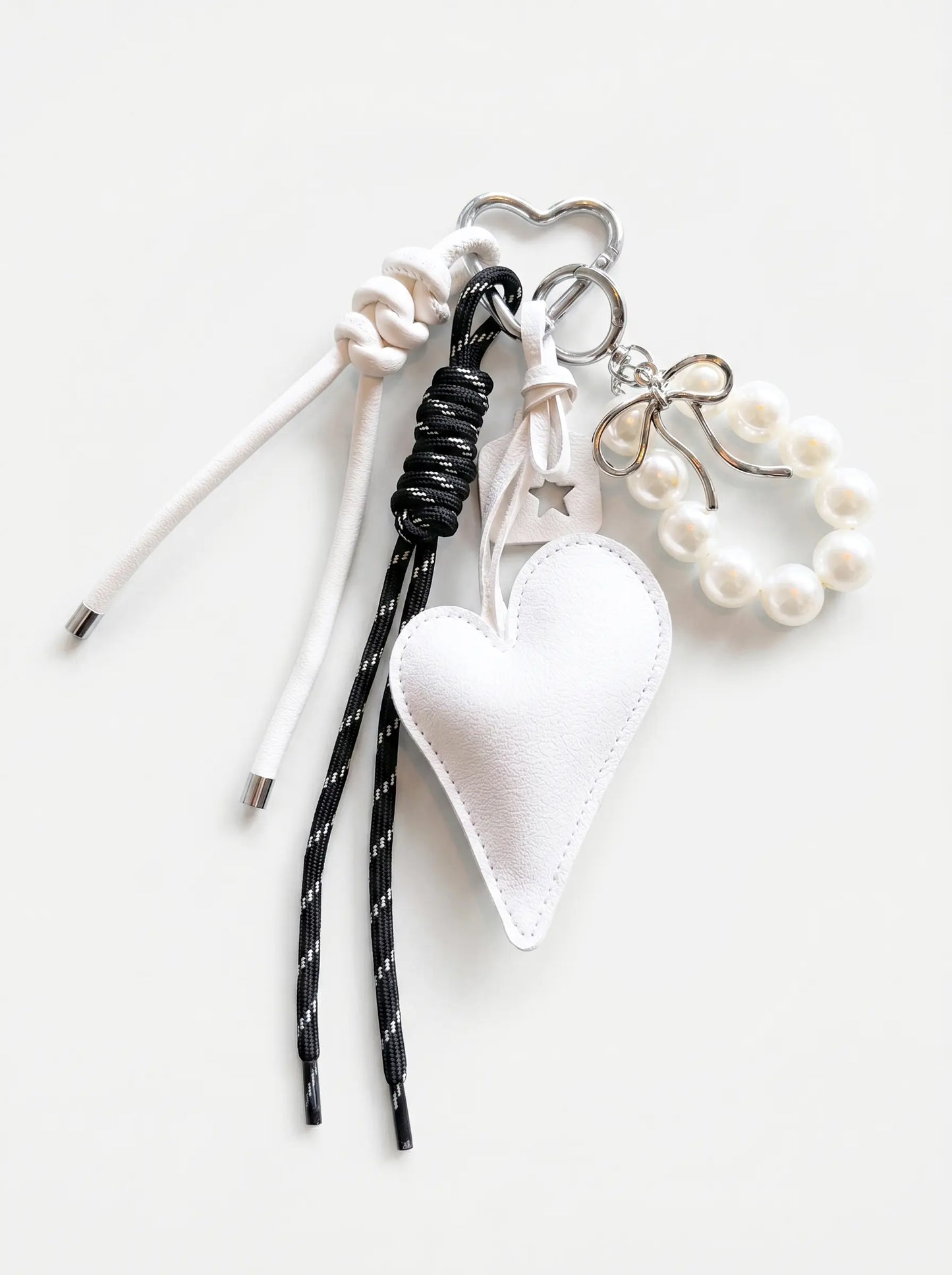 MONOCHROME LOVE PEARL PENDANT