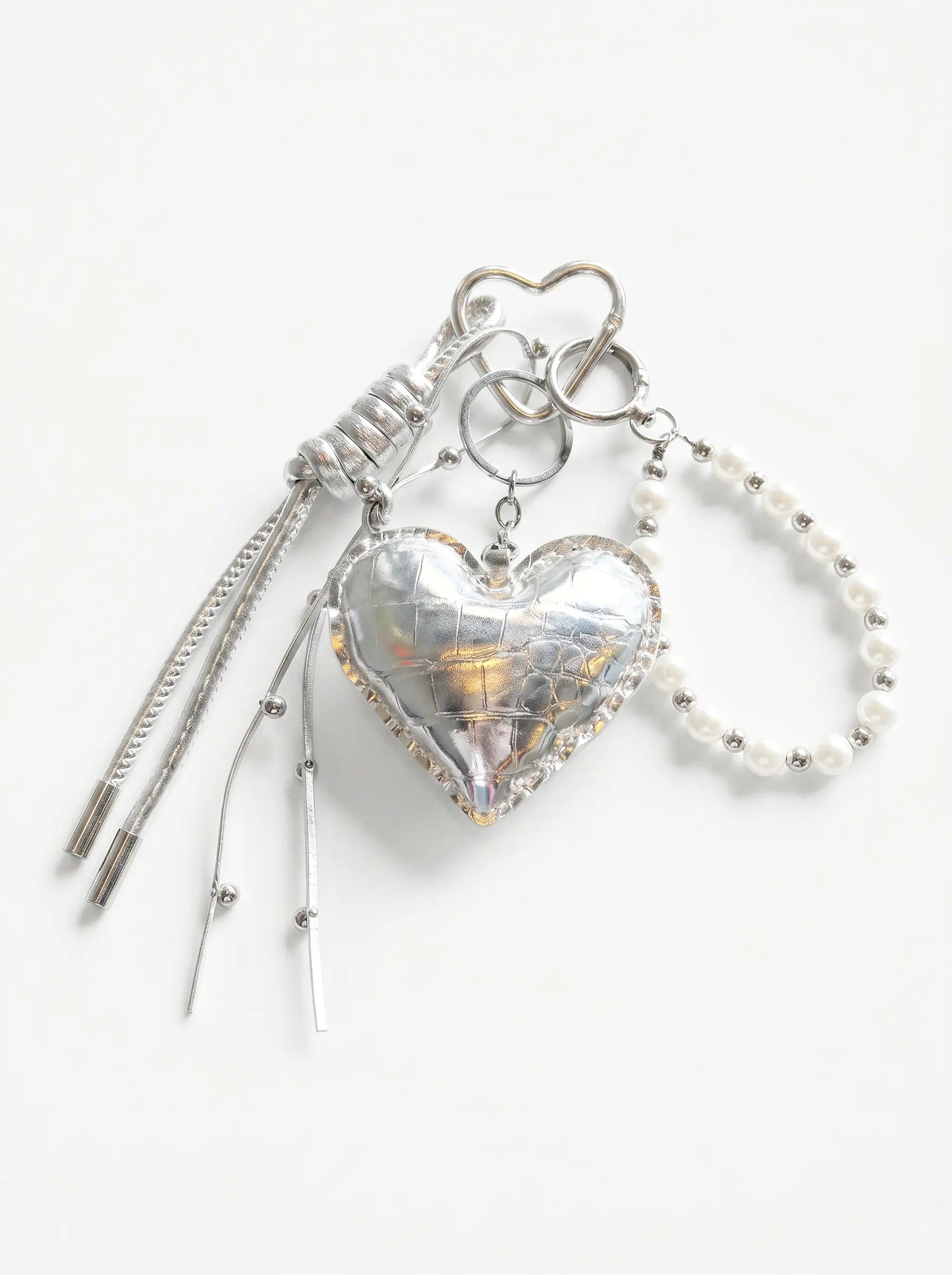 IMPULSIVE LOVE HEART-SHAPED PENDANT