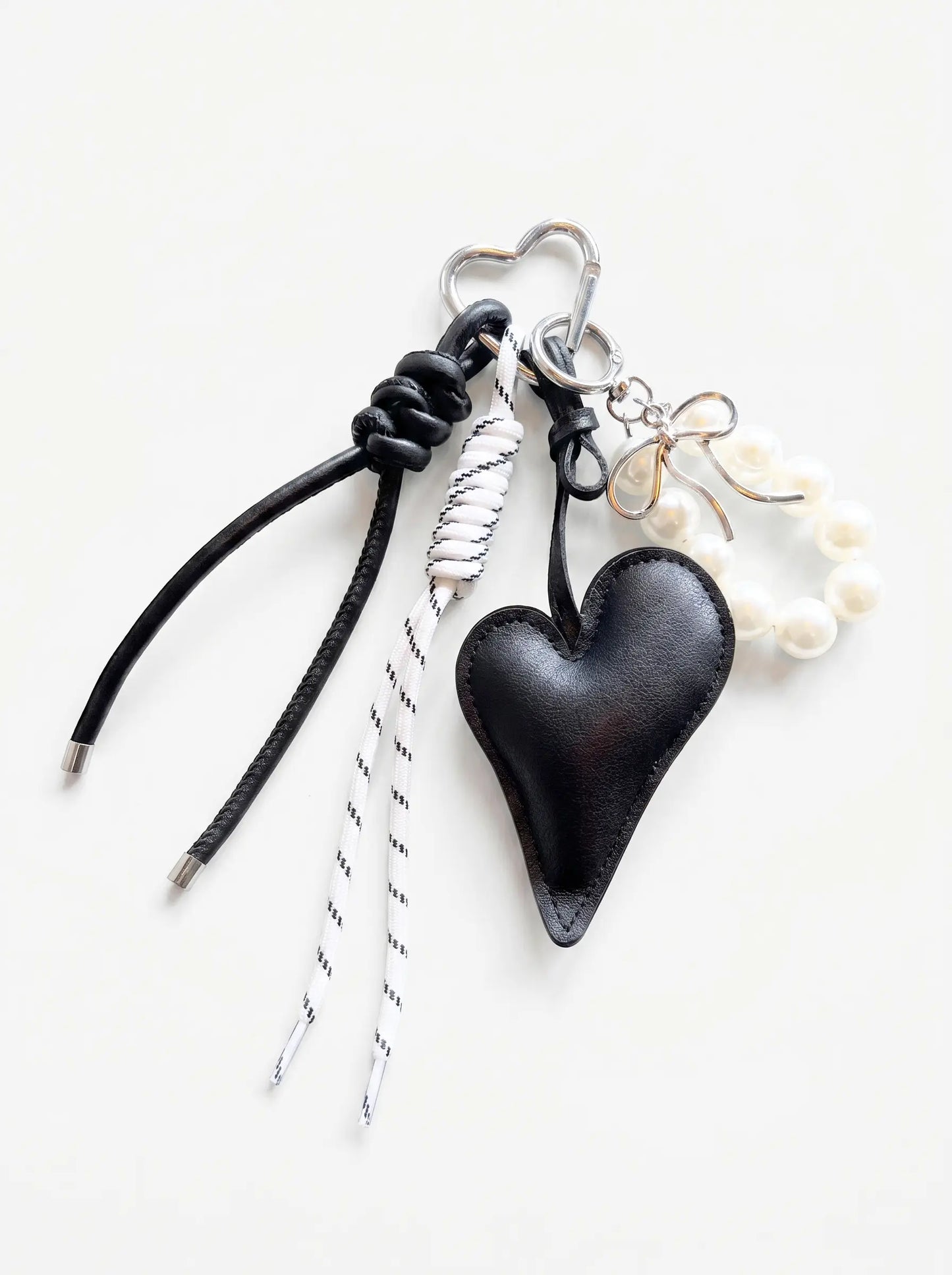 MONOCHROME LOVE PEARL PENDANT