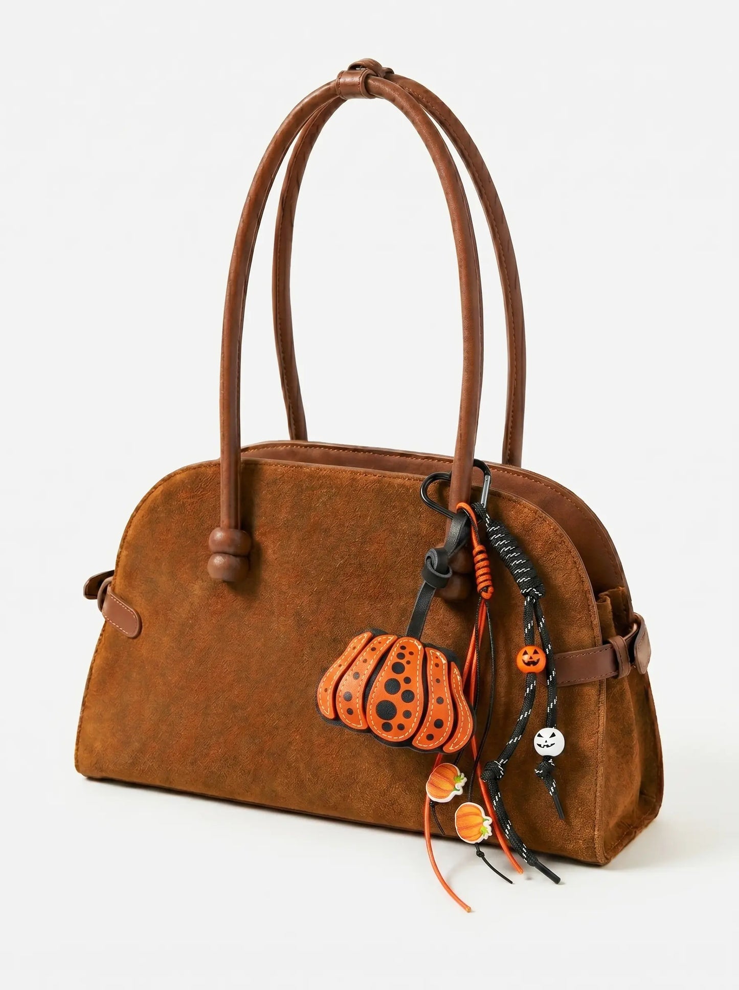 THE AVANT-GOURD CHARM